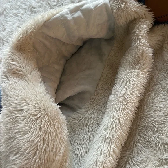 American Eagle Cropped Denim Fur Jacket - Picture 9 of 13